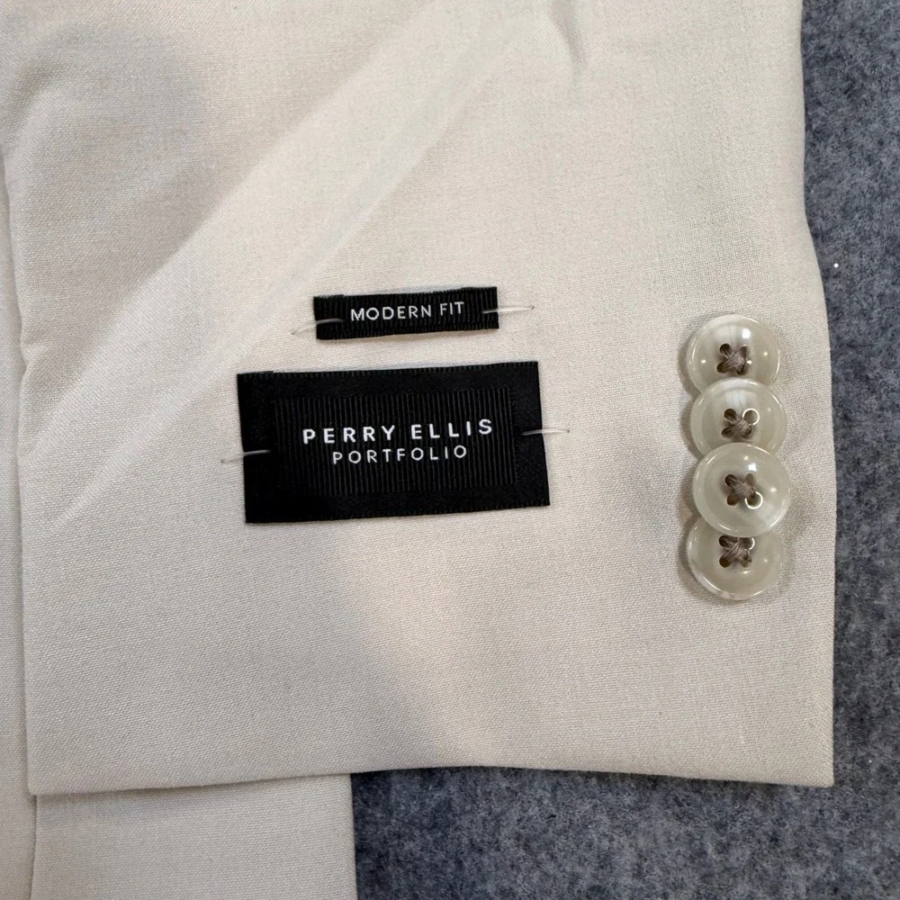 Perry Ellis Portfolio Stone Beige 2 Piece Suit 36R 29W Modern Fit Eagle EALE2RAA